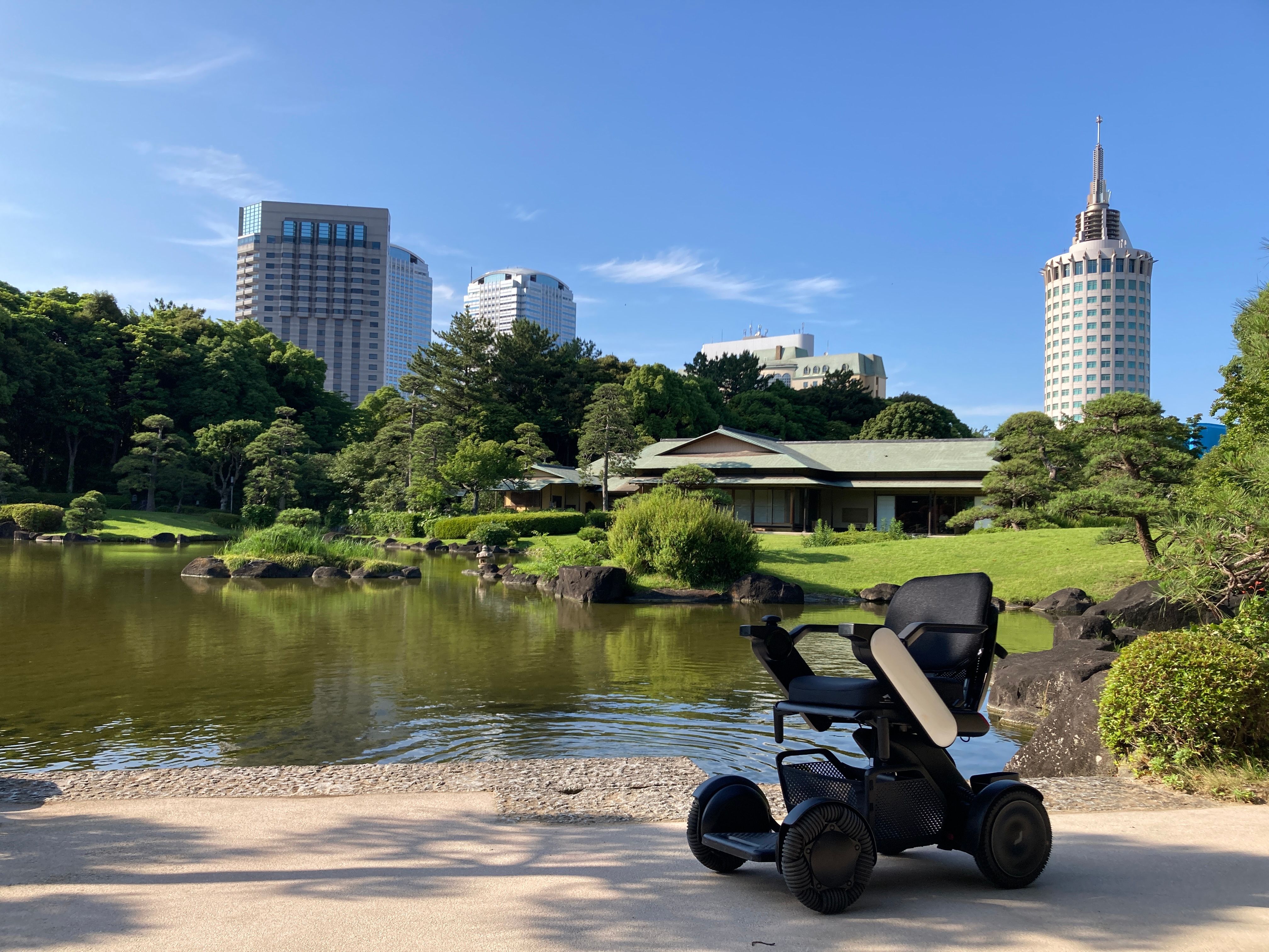 ウィル導入事例｜千葉県立幕張海浜公園 見浜園｜施設内移動-WHILL