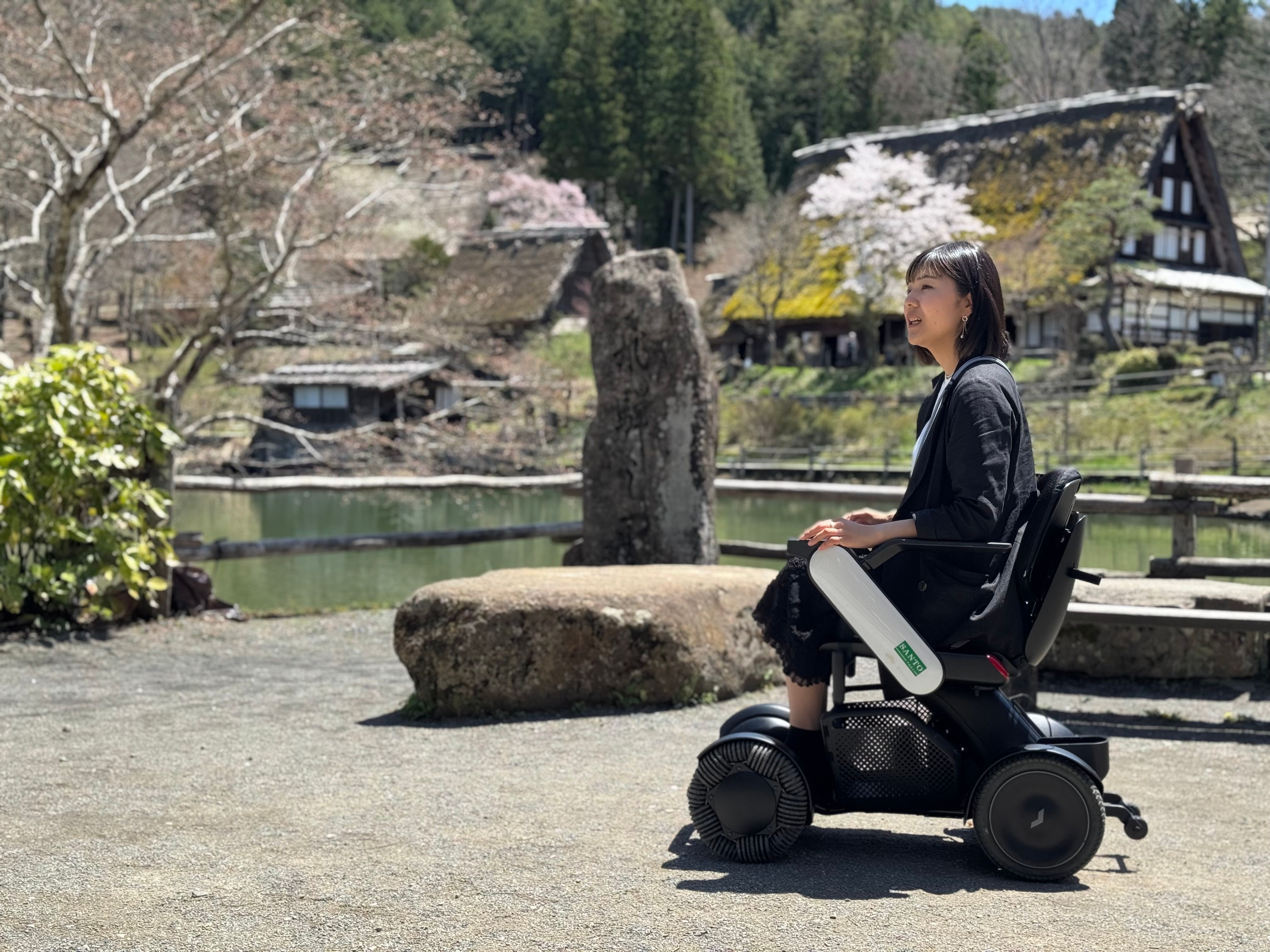 ウィル導入事例｜飛騨民俗村・飛騨の里｜施設内移動-WHILLモビリティ